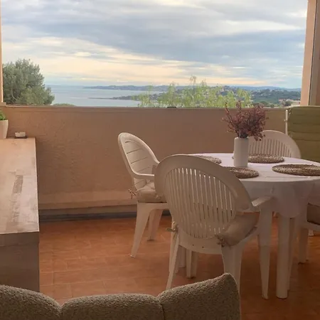 La Taniere Des Ptits Loups Apartament Sainte-Maxime